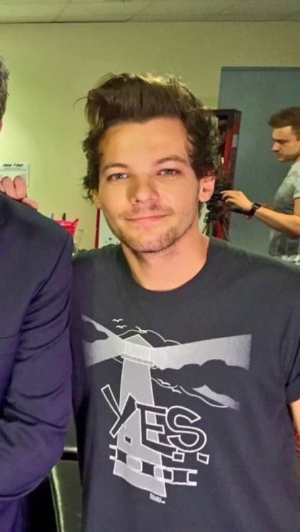 Louis Tomlinson Lighthouse Yes T-Shirt, hoodie, sweater, long sleeve and  tank top